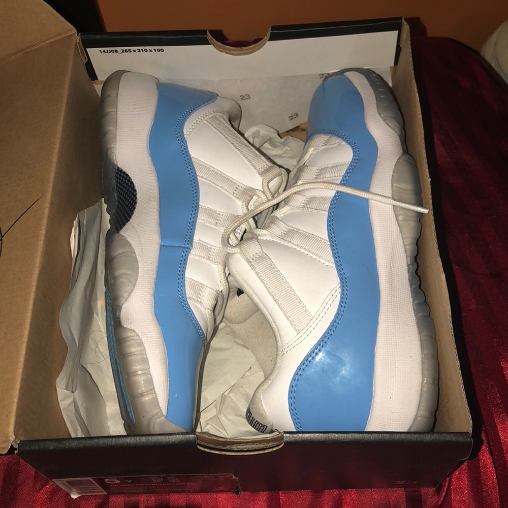 Jordan 11s low blue